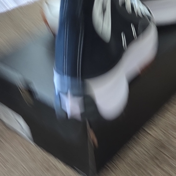 Converse Black and White Platform High-Tops - Picture 4 of 6